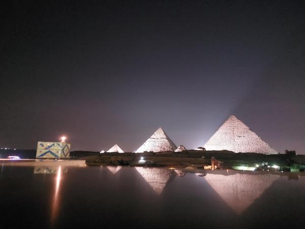 Nella foto è visibile l'oggetto Anubis pyramids inn situato nella città di Il Cairo.