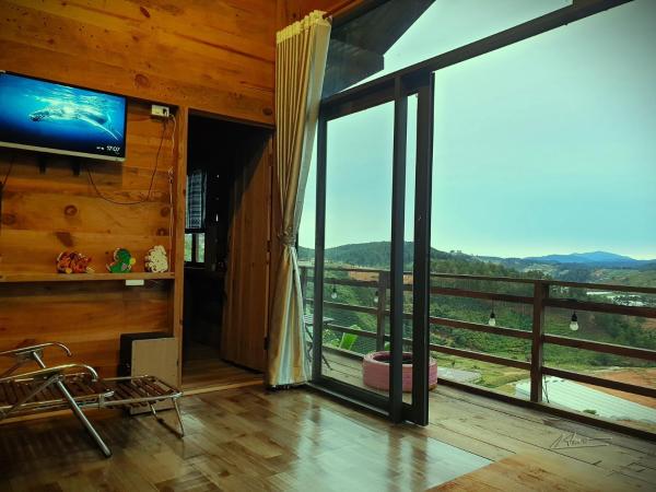 写真にはẤp Kroët市にあるTuyên Chiến Home - Nhà Gỗが写っています。