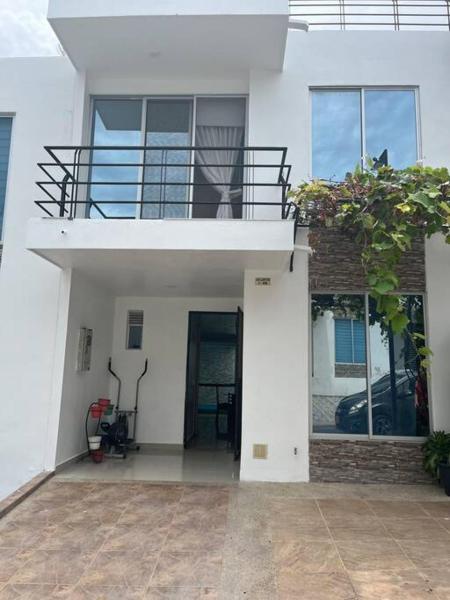 Na zdjęciu widoczny jest obiekt Casa con piscina interna para tus vacaciones położony w mieście La Bolsa.