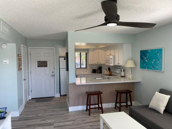 A la foto es mostra l'objecte Ocean Village Club B-17 situat a la ciutat de St. Augustine.