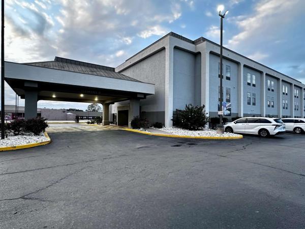 Nella foto è visibile l'oggetto Motel 6-Pine Bluff, AR situato nella città di Pine Bluff.