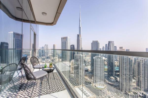 Frank Porter - Paramount, Dubai