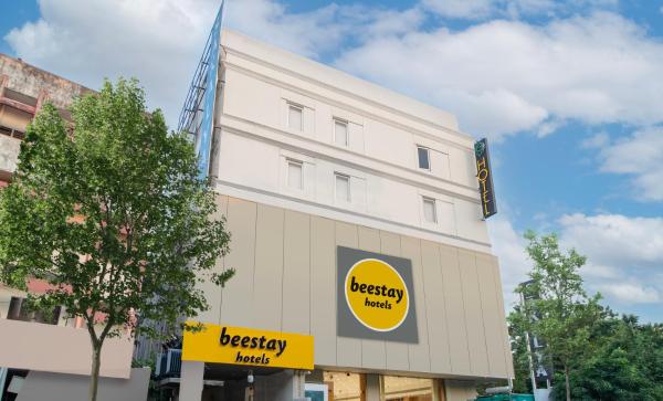 A la foto es mostra l'objecte beeStay Hotels MG Road Vijayawada situat a la ciutat de Mohammadnagar.