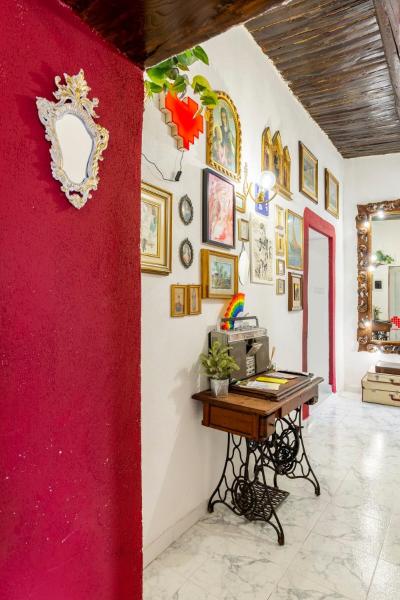 Na foto é possível ver o objeto Maiorani 31 localizado na cidade de Naples.
