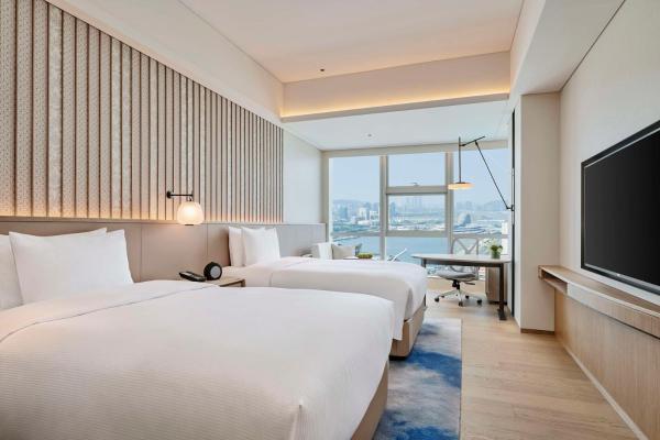 Pokój z 2 łóżkami pojedynczymi i widokiem na rzekę — 35 m² - DoubleTree by Hilton Zhuhai Hengqin