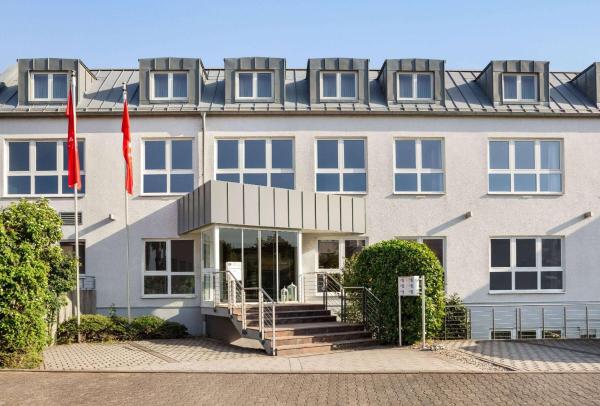 På billedet ses objektet Amedia Frankfurt Russelsheim Trademark Collection by Wyndham beliggende i byen Rüsselsheim.