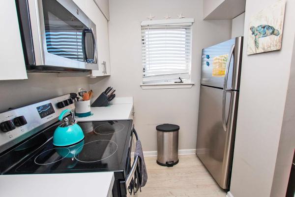 Φωτογραφία 9: Canalfront, Community Pool, Tennis courts and MORE! PC431, Above the Wake