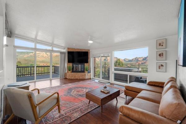 A la foto es mostra l'objecte Luxury Uptown home with Views and Hot Tub situat a la ciutat de Sedona.