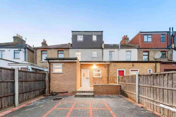 Billede 5: Sleeps 10, CINEMA TV , 2 baths, 10 mins to Stratford