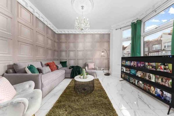 Billede 7: Sleeps 10, CINEMA TV , 2 baths, 10 mins to Stratford