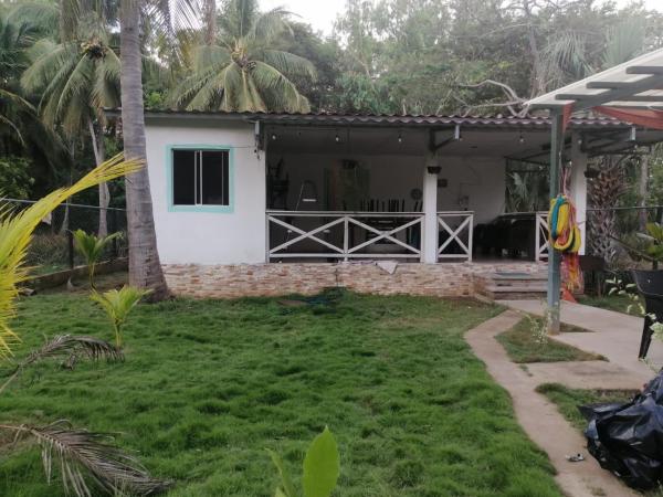 A la foto es mostra l'objecte Casa Jaragua situat a la ciutat de El Amatal.