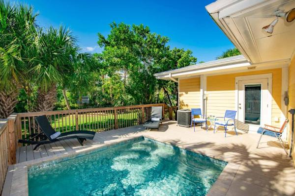Sweet Melissas Beach House - Holmes Beach, FL