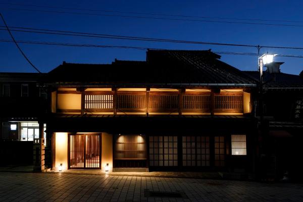 På billedet ses objektet 井波古香里庵 別邸 瑞雲 beliggende i byen Nanto.