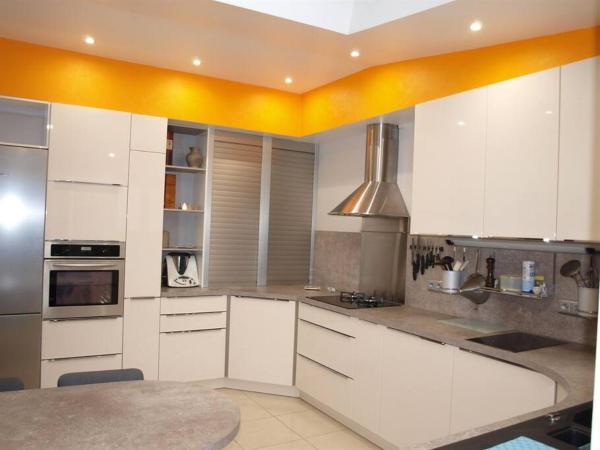 A la foto es mostra l'objecte Charming City Home Near Downtown with Garage situat a la ciutat de Amiens.