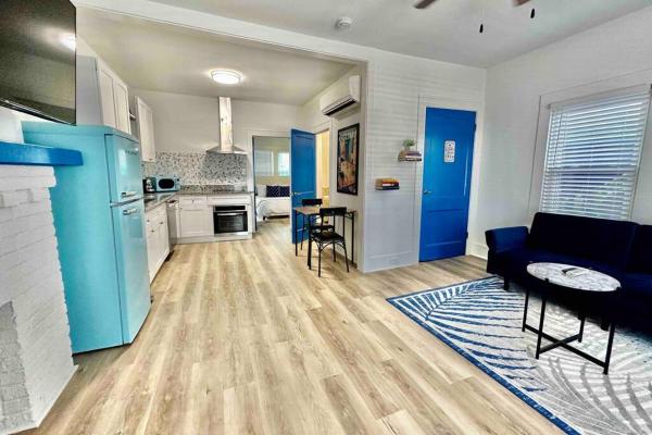 På billedet ses objektet Luxury 1 BR Montrose - Cagliari at The Italian Plaza beliggende i byen Houston.