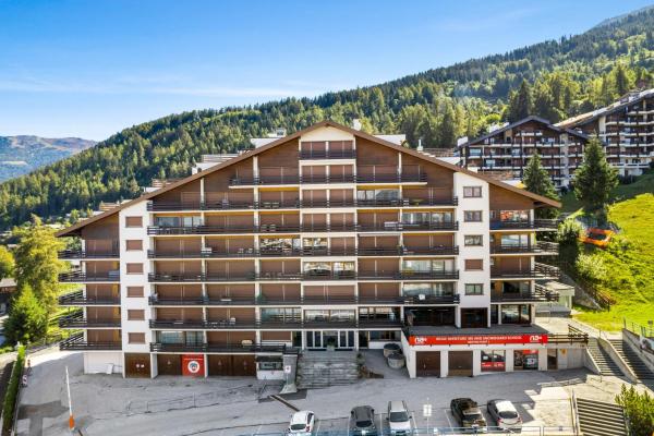 A la foto es mostra l'objecte Olympic HG5 - 8 pers - au pied des pistes situat a la ciutat de Nendaz.
