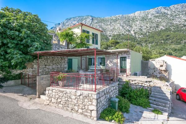A la foto es mostra l'objecte Apartments with parking space Igrane, Makarska - 6796 situat a la ciutat de Igrane.