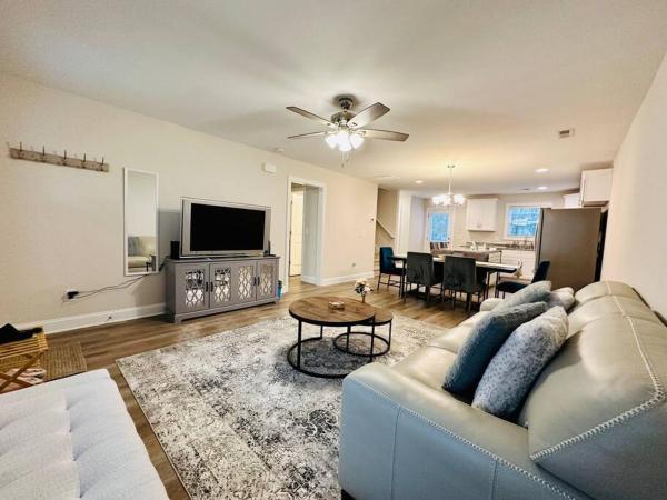 A la foto es mostra l'objecte SHARED HOUSE Bedroom for rent SEPARATELY Brand NEW Home! situat a la ciutat de Cramerton.