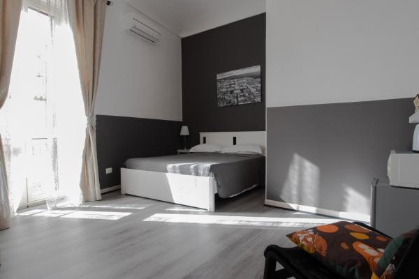На фото показан объект DUCEZIO rooms, расположенный в городе Ното.