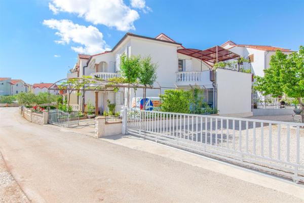 Apartment And Room Stefanija - Vodice