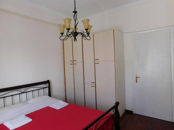 The photo shows the Efrosini's Suites located in the city of Chalkida.