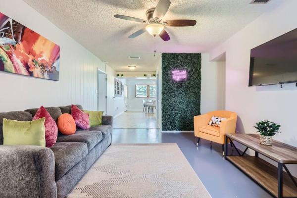 Spacious Tampa Haven - Games - Pool - 7-15 Min From All