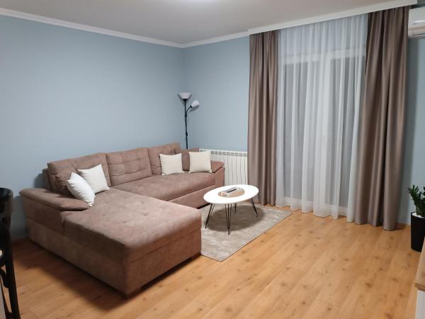 På bilden syns objektet Apartman Jela som ligger i staden Borča.