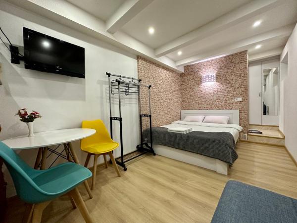 George's Studio Apartment On Liberty Square - Tbilisi