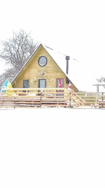 A la foto es mostra l'objecte Wooden cottage 