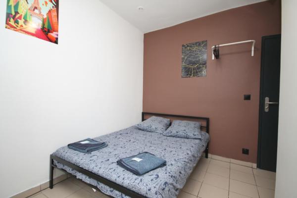 Dobbeltværelse — 10 m² - 08 - Chambre proche Paris et Transports avec TV WIFI