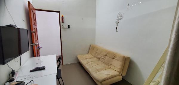 Kuva 2: Mini Studio, next to LRT MRT