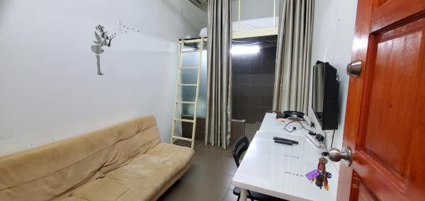 Kuva 7: Mini Studio, next to LRT MRT
