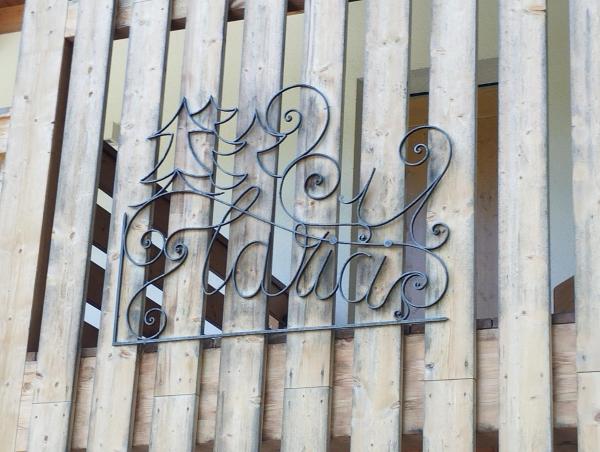 Na zdjęciu widoczny jest obiekt Villa Larici piano terra położony w mieście Bellamonte.