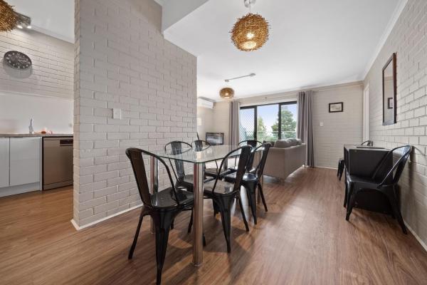 Foto 5: Summit 9 - Stylish 3BR Apartment l Amazing Lake Views l WiFi l BBQ l Air-Con