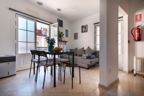 A la foto es mostra l'objecte NewStar Duplex situat a la ciutat de Setúbal.