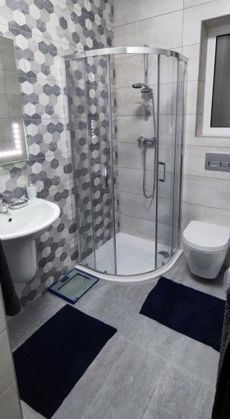 Foto 8: Fairwinds - Double Room with Ensuite - Luqa Airport - Self Check In & Out available