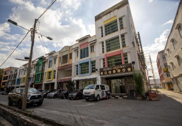 Na fotografii je vidět objekt JQ Station Eight Inn nacházející se ve městě Ipoh.