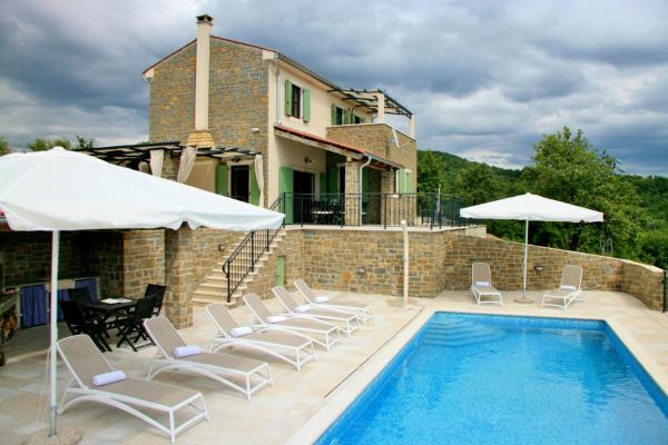 Auf dem Foto ist das Objekt Family friendly house with a swimming pool Bartolici, Central Istria - Sredisnja Istra - 21934 in der Stadt Antonci zu sehen.