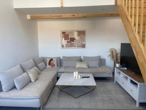 På billedet ses objektet Grand Duplex Argenté 3 chambres à 20min de Paris beliggende i byen Argenteuil.