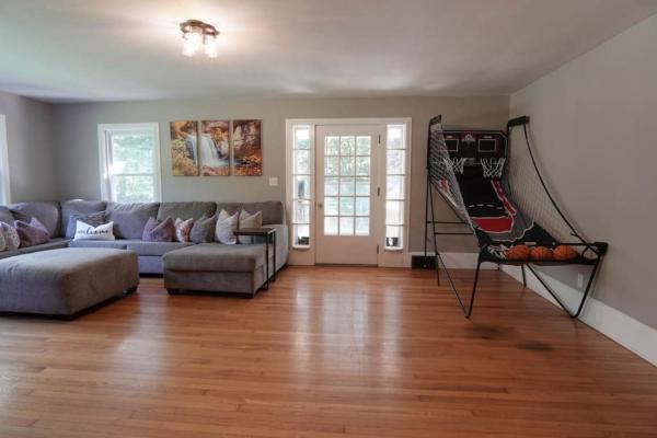 A la foto es mostra l'objecte Trail-Ready Retreat near Waterfalls w/ Hot Tub situat a la ciutat de Brevard.