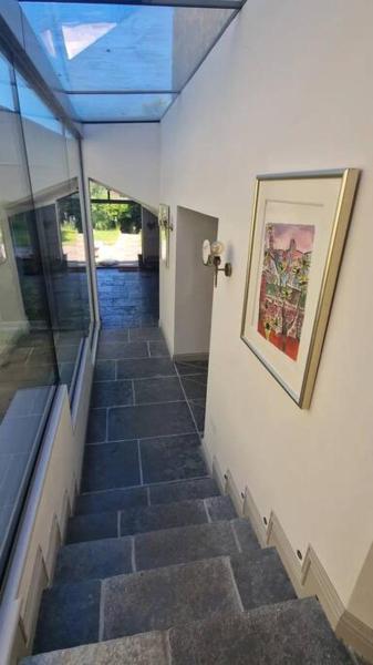 A la foto es mostra l'objecte High street, Bruton situat a la ciutat de Bruton.