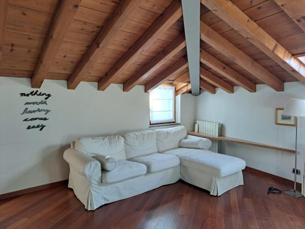 A la foto es mostra l'objecte Post Office Holidays House situat a la ciutat de Bergamo.