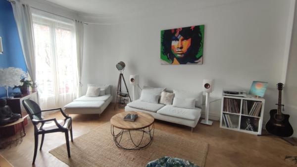 A la foto es mostra l'objecte Spacieux 4 pièces de type bourgeois Art-déco situat a la ciutat de Niça.
