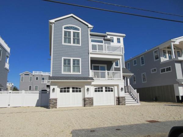 The photo shows the Beautiful New Construction 4 Bedroom 35 Bath Home In Holgate located in the city of Holgate.