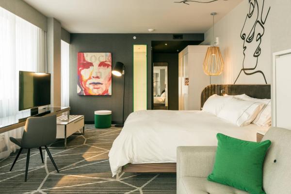 Renaissance Montreal Downtown Hotel, Монреаль