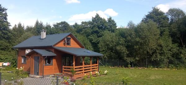 Na zdjęciu widoczny jest obiekt Dom nad wodospadem położony w mieście Kletno.