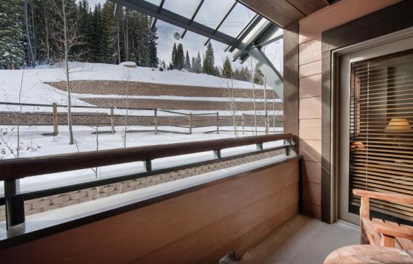 Foto 9: Warm & Cozy Zephyr Mountain Lodge condo with Arapahoe Forest and Corridor Ski Trail Views condo