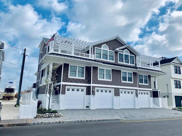 Nella foto è visibile l'oggetto New Townhouse - Close To All Beach Haven Has To Offer! situato nella città di Tuckerton.