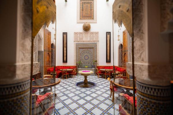 A la foto es mostra l'objecte Riad Mazar situat a la ciutat de Fes.