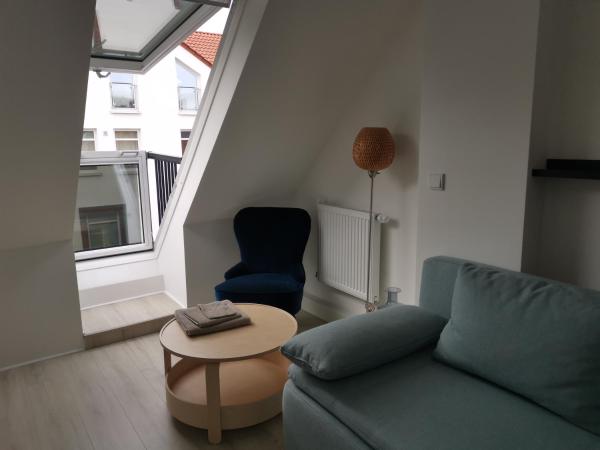 写真にはハノーファー市にあるDachzimmer mit Kochecke und Duschbad, nahe Messeが写っています。